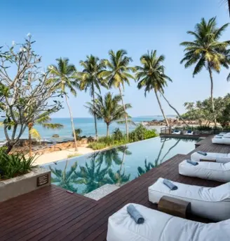 Ahu Bay Swimming Pool with Ocean Views