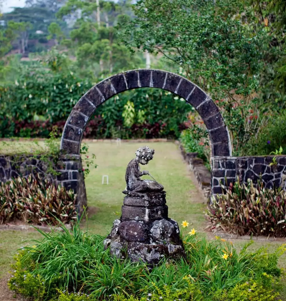 Structure in the Gardens