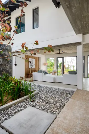 Ahu Bay – Bay View Suite – Large