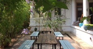 breakfast table